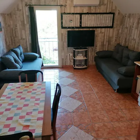 Taban Apartment *